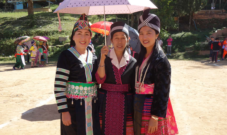 モン（Hmong）族のプリーツスカート_織り人（Orijin）
