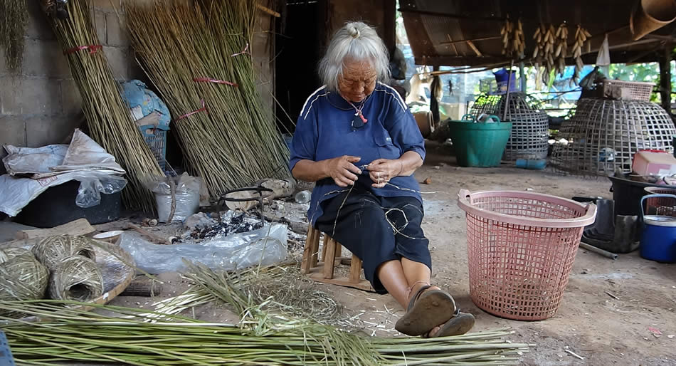 モン（Hmong）族の麻糸づくり_織り人（Orijin）